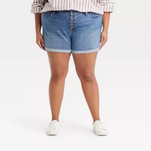 NWT Ava & Viv Mid Rise Jean Shorts size 20W 4"